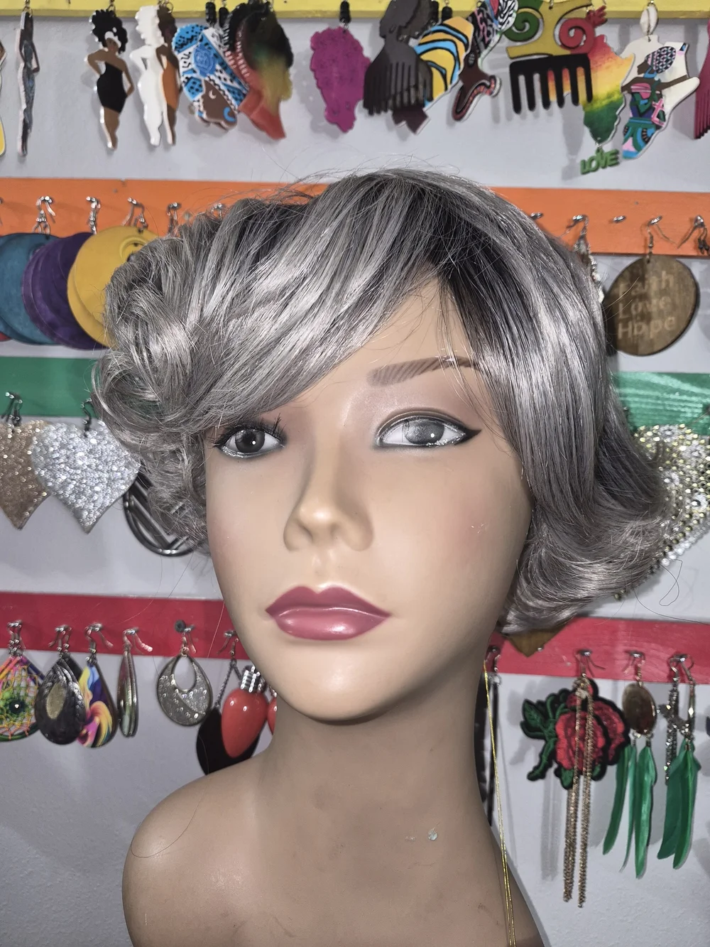 Silver Short Curly Synthetic Wig - Elegant Women's Hairpiece